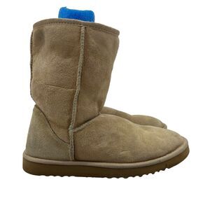 UGG Boots Womens 8 Beige Classic Short Treadlite Sheepskin Lined Winter Snow